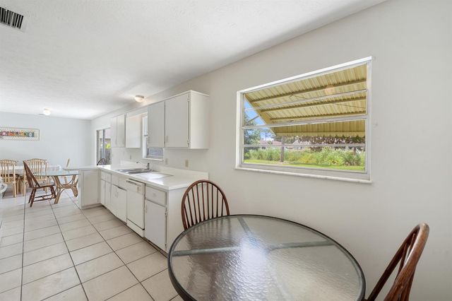 636 SW EYERLY Avenue, Port St. Lucie, FL 34983