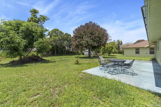 636 SW EYERLY Avenue, Port St. Lucie, FL 34983