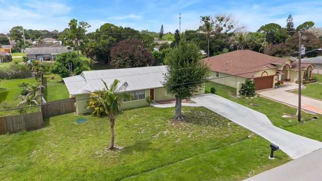 636 SW EYERLY Avenue, Port St. Lucie, FL 34983