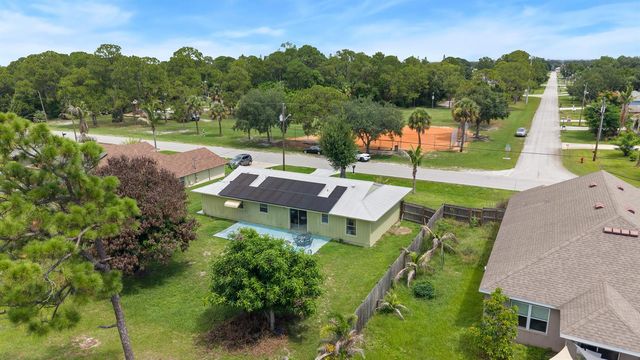 636 SW EYERLY Avenue, Port St. Lucie, FL 34983