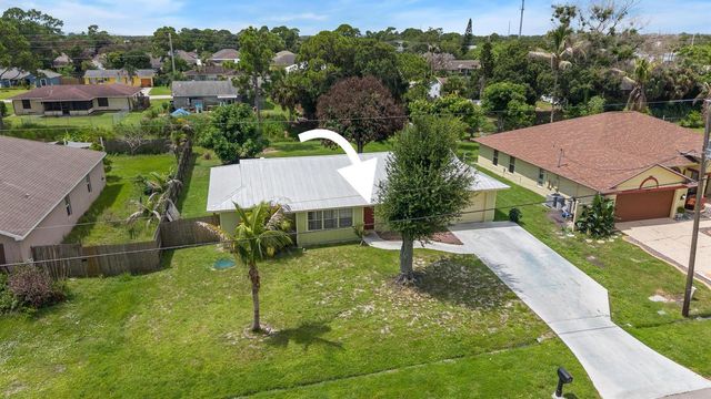 636 SW EYERLY Avenue, Port St. Lucie, FL 34983
