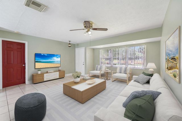 636 SW EYERLY Avenue, Port St. Lucie, FL 34983