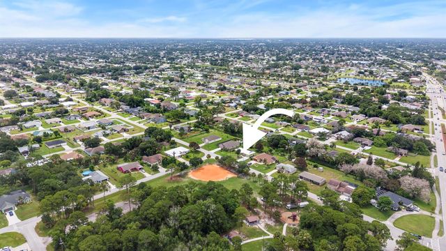 636 SW EYERLY Avenue, Port St. Lucie, FL 34983