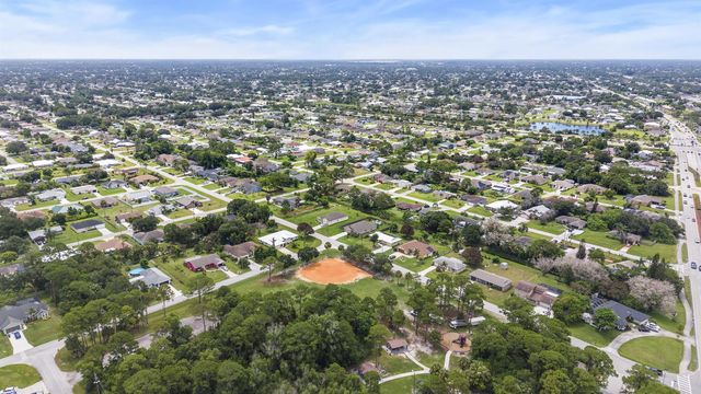 636 SW EYERLY Avenue, Port St. Lucie, FL 34983