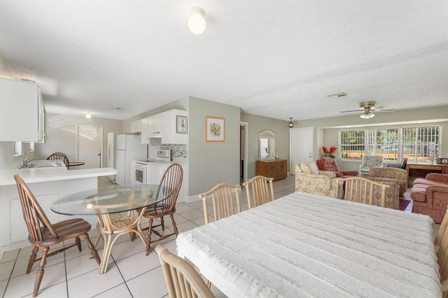 636 SW EYERLY Avenue, Port St. Lucie, FL 34983
