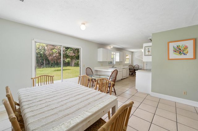 636 SW EYERLY Avenue, Port St. Lucie, FL 34983