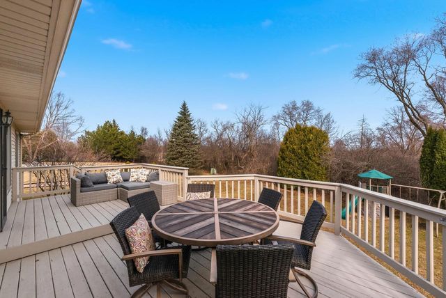 6180 S Preston LANE, New Berlin, WI 53151