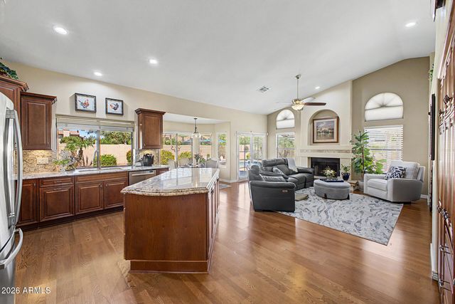 414 S SURFSIDE Drive, Gilbert, AZ 85233
