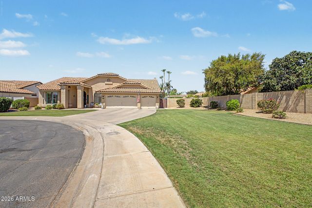 414 S SURFSIDE Drive, Gilbert, AZ 85233