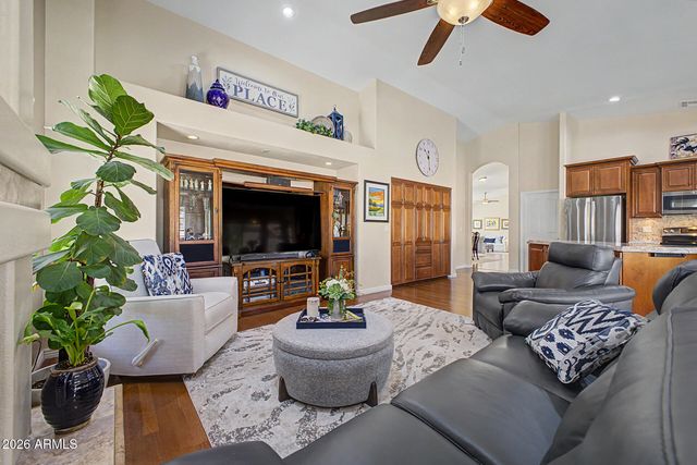 414 S SURFSIDE Drive, Gilbert, AZ 85233