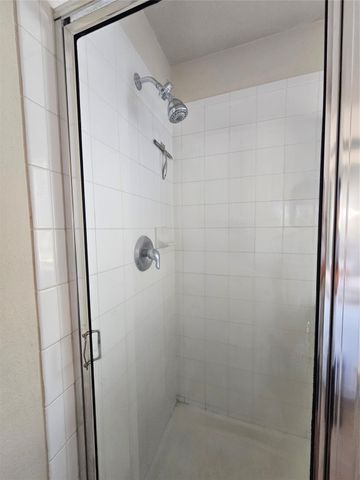 13231 Barrow Point Lane, Houston, TX 77014