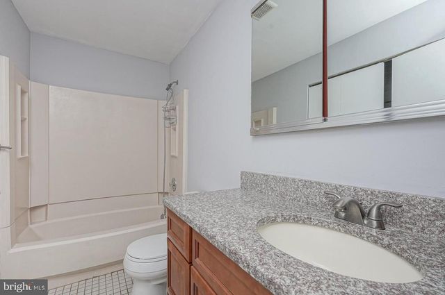 194 TAVISTOCK, Cherry Hill, NJ 08034