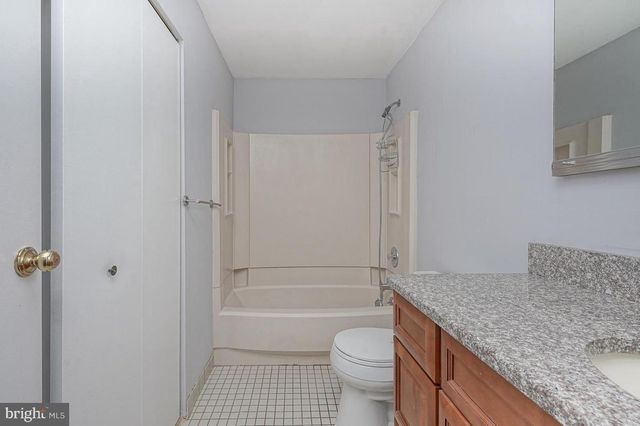 194 TAVISTOCK, Cherry Hill, NJ 08034