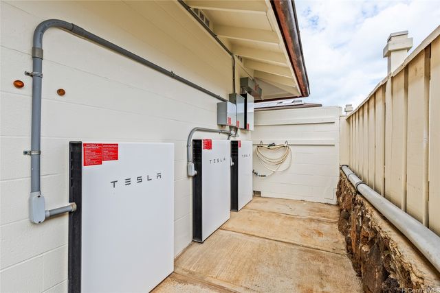 4149 Malapua Place, Honolulu, HI 96816