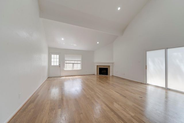 42 N Timber Top Drive, The Woodlands, TX 77380