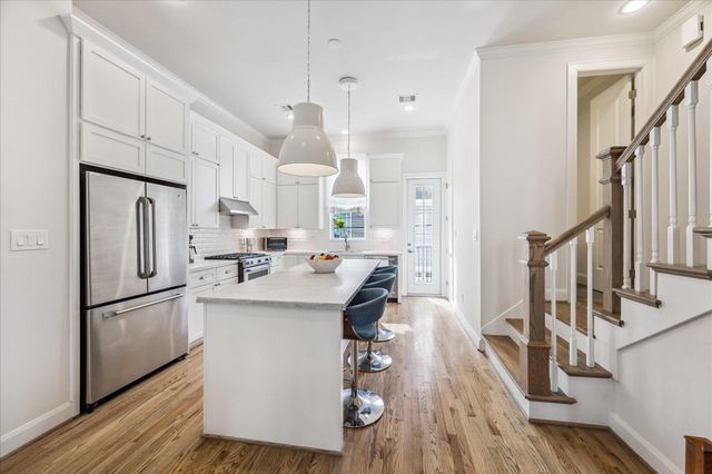 1031 Ashland Street, Houston, TX 77008