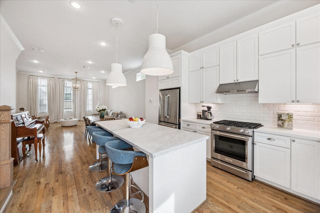 1031 Ashland Street, Houston, TX 77008