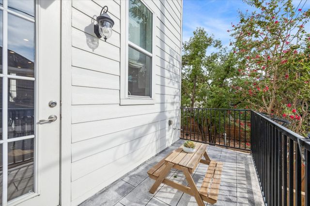 1031 Ashland Street, Houston, TX 77008