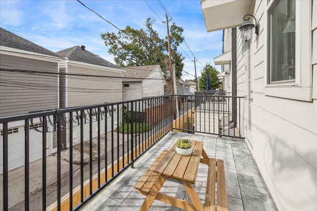1031 Ashland Street, Houston, TX 77008