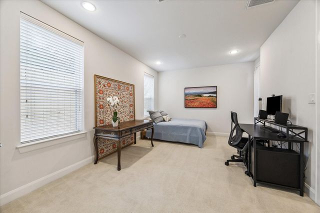 1031 Ashland Street, Houston, TX 77008