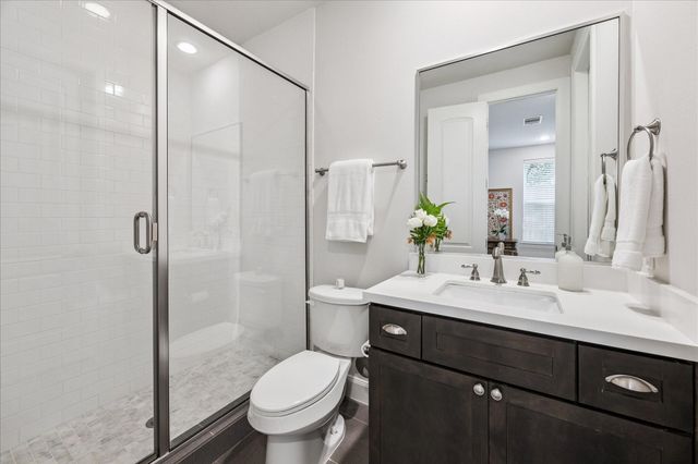1031 Ashland Street, Houston, TX 77008