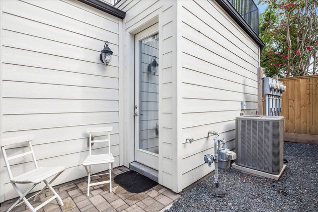 1031 Ashland Street, Houston, TX 77008