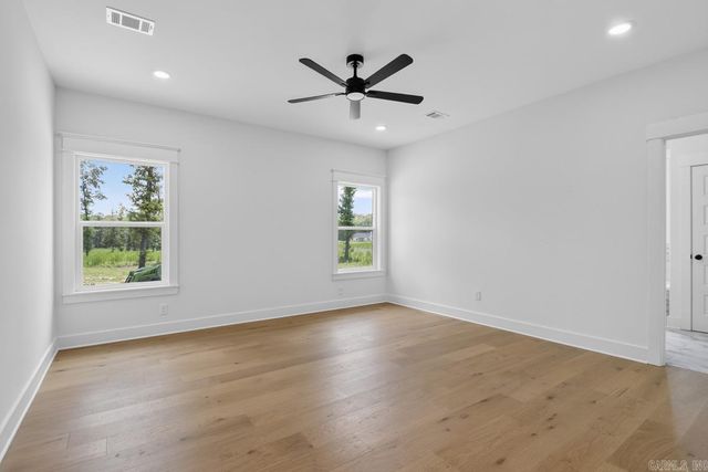 6748 N Detonti Rd, Bauxite, AR 72011