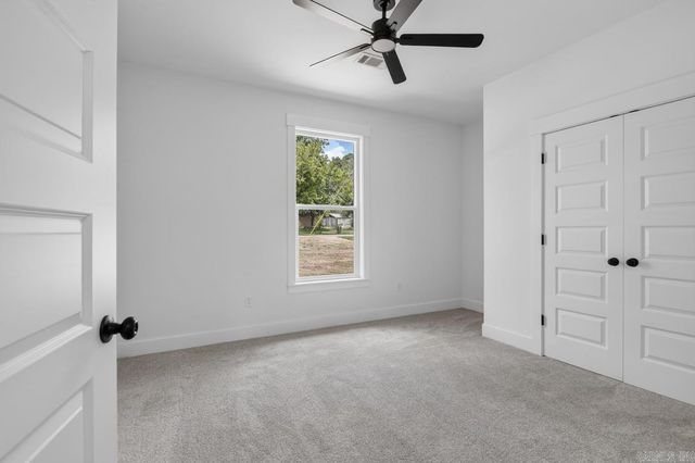 6748 N Detonti Rd, Bauxite, AR 72011
