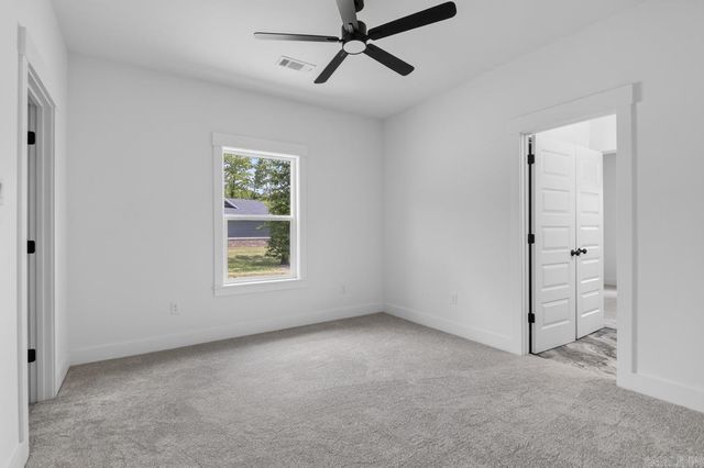 6748 N Detonti Rd, Bauxite, AR 72011