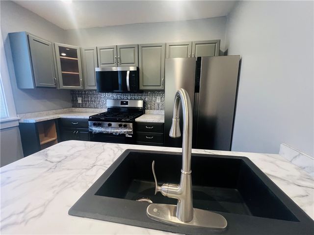 262 Adams St., Braddock Hills, PA 15221