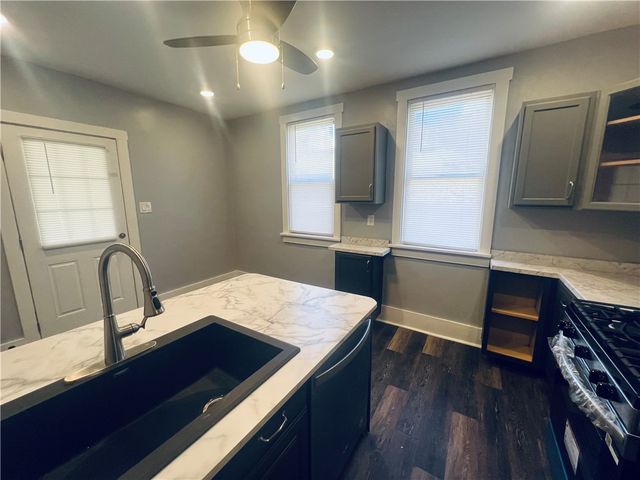 262 Adams St., Braddock Hills, PA 15221