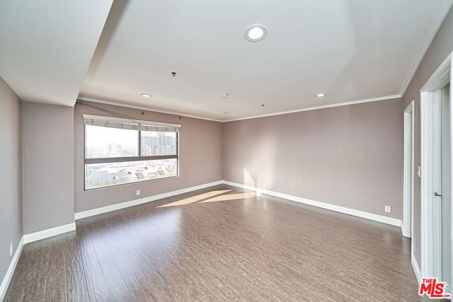 727 S Ardmore Avenue 801, Los Angeles, CA 90005