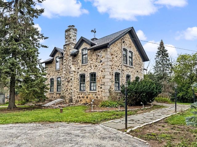 1867 Port Washington ROAD, Grafton, WI 53024