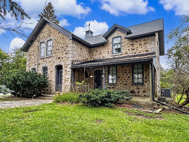 1867 Port Washington ROAD, Grafton, WI 53024