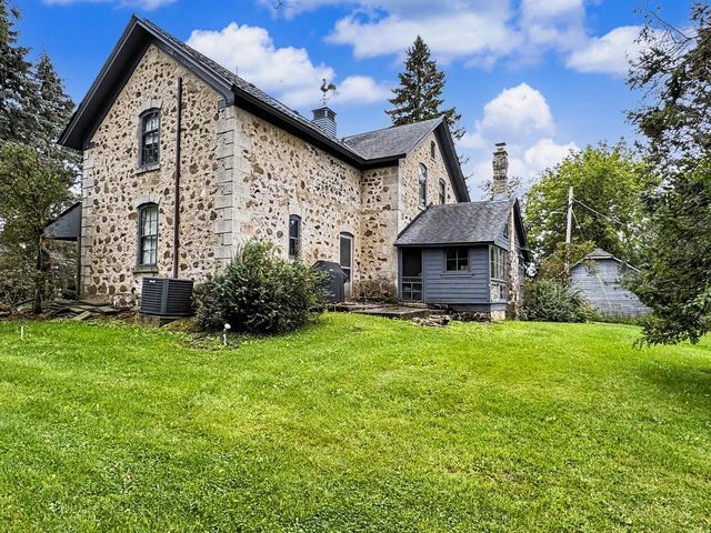 1867 Port Washington ROAD, Grafton, WI 53024