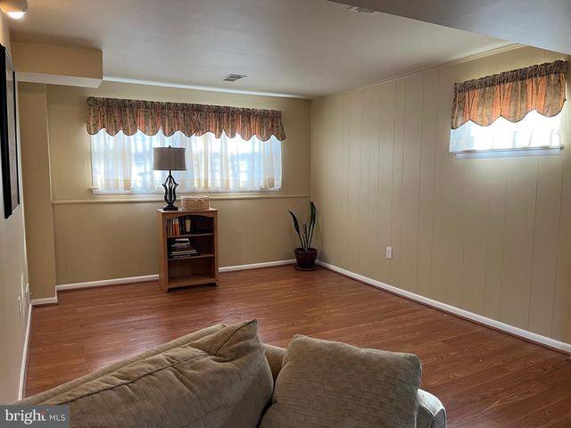 7018 REDMILES RD, Laurel, MD 20707