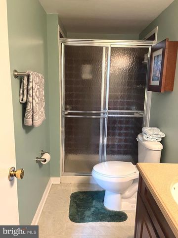 7018 REDMILES RD, Laurel, MD 20707