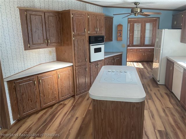 2704 E Waterview Drive, Avon Park, FL 33825