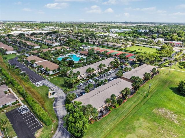 3816 Snowflake LN 1303, Naples, FL 34112