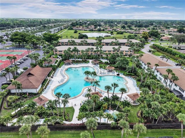 3816 Snowflake LN 1303, Naples, FL 34112