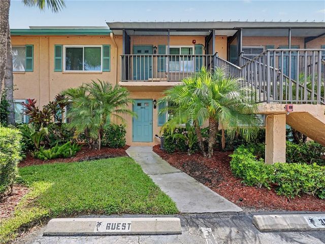 3816 Snowflake LN 1303, Naples, FL 34112