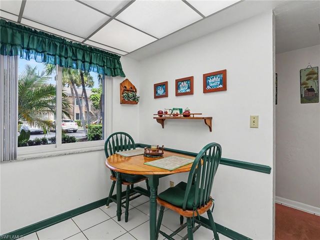 3816 Snowflake LN 1303, Naples, FL 34112