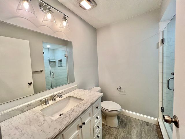 1004 Paradise Rd 1H, Swampscott, MA 01907