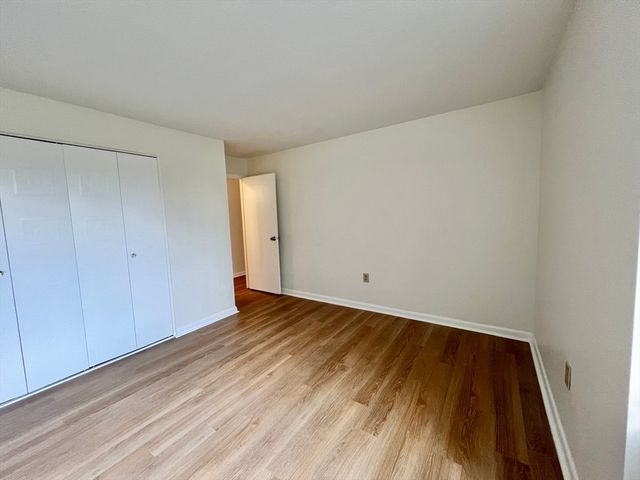 1004 Paradise Rd 1H, Swampscott, MA 01907