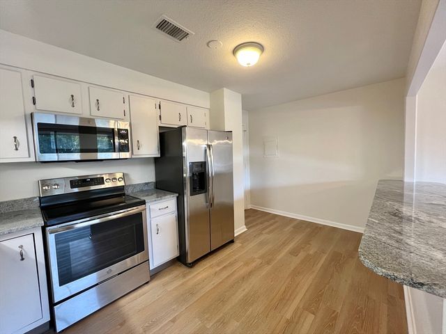 1004 Paradise Rd 1H, Swampscott, MA 01907