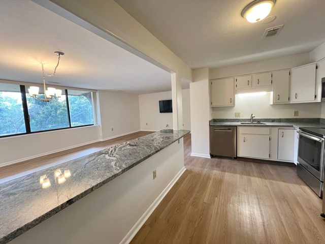 1004 Paradise Rd 1H, Swampscott, MA 01907