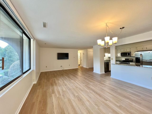 1004 Paradise Rd 1H, Swampscott, MA 01907