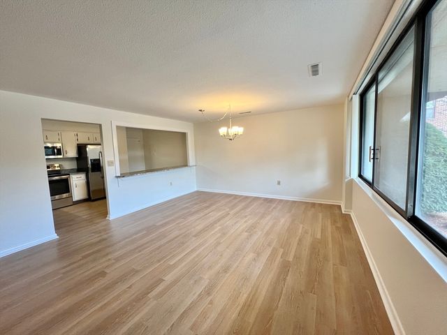 1004 Paradise Rd 1H, Swampscott, MA 01907