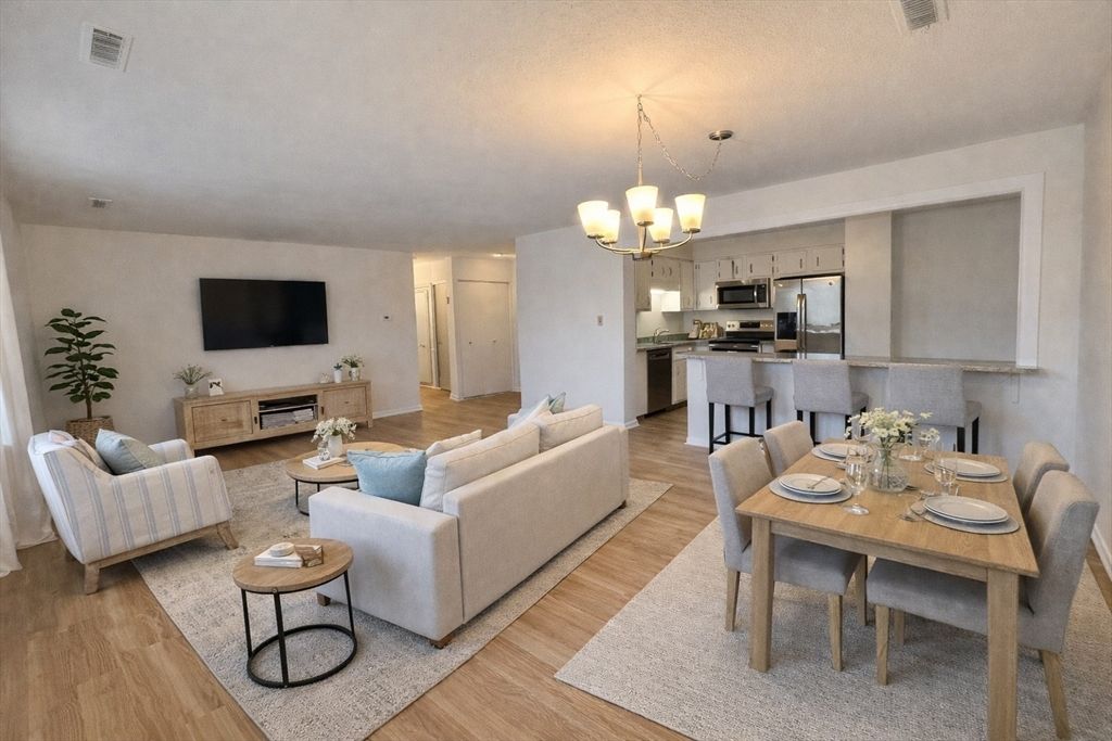 1004 Paradise Rd 1H, Swampscott, MA 01907