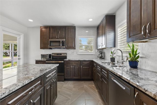 1030 32ND AVENUE N, St Petersburg, FL 33704